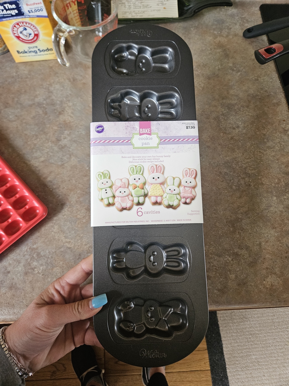 Wilton Gray Bunny Cookie Pan with 6 Cavities